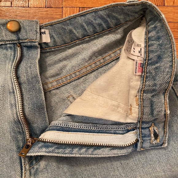 AMERICAN APPAREL Light Wash Distressed Cotton High-Rise Jean Shorts Size 27 - Picture 3 of 6